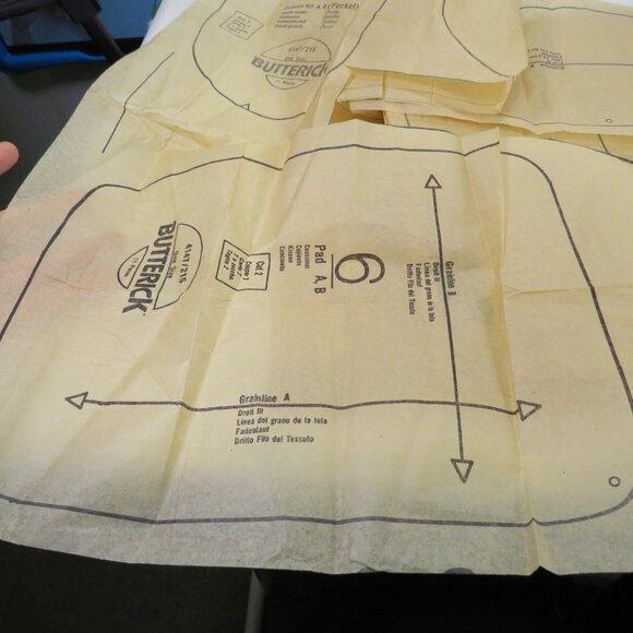 Butterick 4147 Clothing Pattern UNCUT Kitchen Apron, Mitt, Toaster Cover, etc - Picture 7 of 7